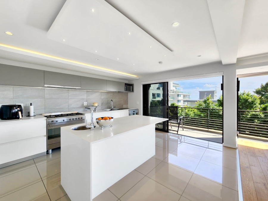 2 Bedroom Property for Sale in Sea Point Western Cape